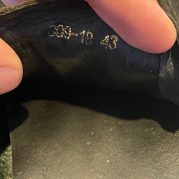 Louis Vuitton Moccasins - Picture 3 of 5